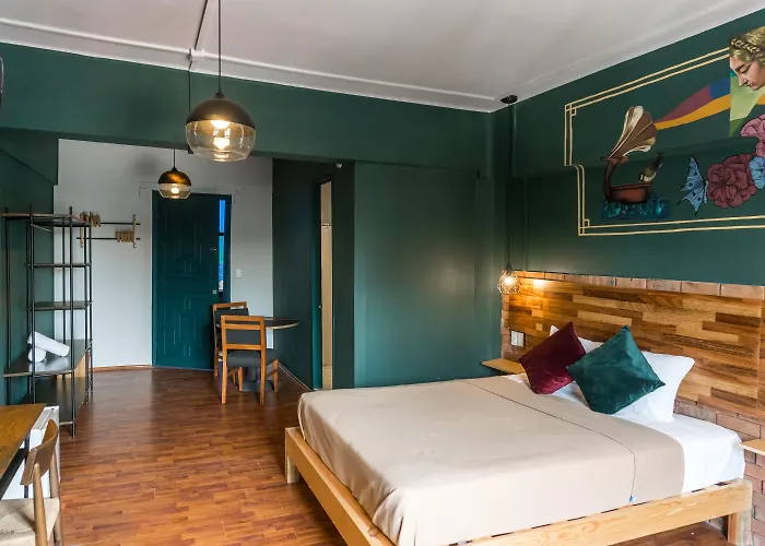 Selina Downtown 3*